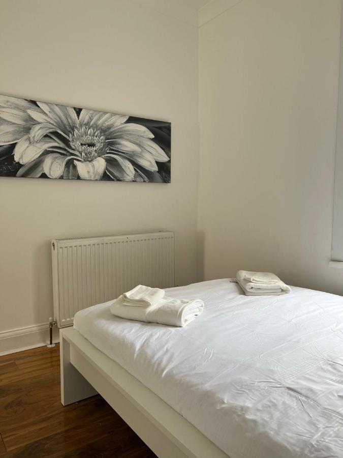 93 West Road Otel Londra Dış mekan fotoğraf