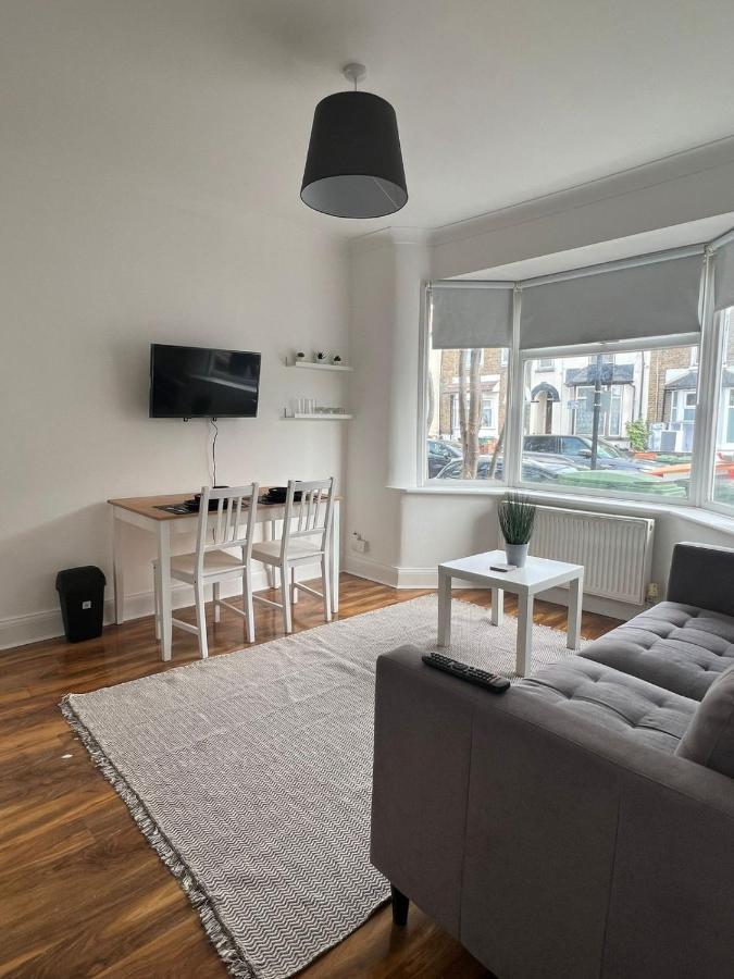 93 West Road Otel Londra Dış mekan fotoğraf