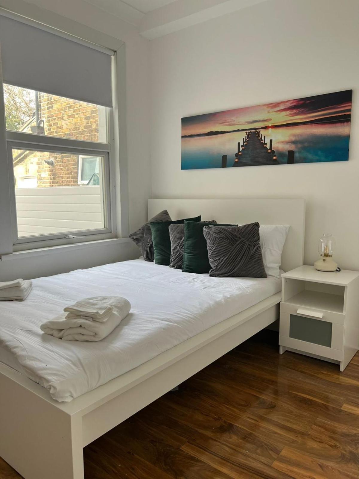 93 West Road Otel Londra Dış mekan fotoğraf