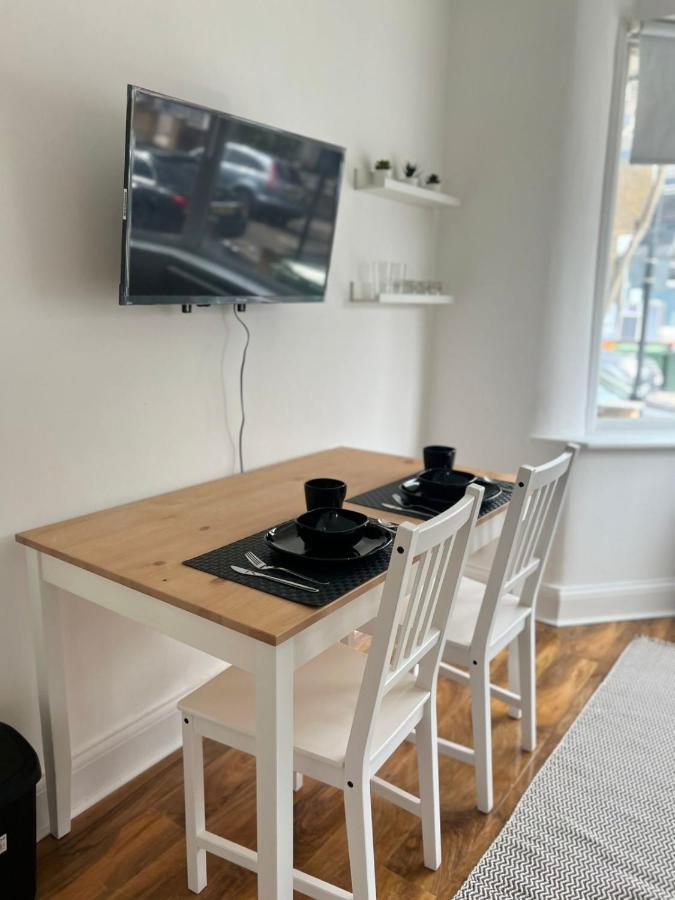 93 West Road Otel Londra Dış mekan fotoğraf