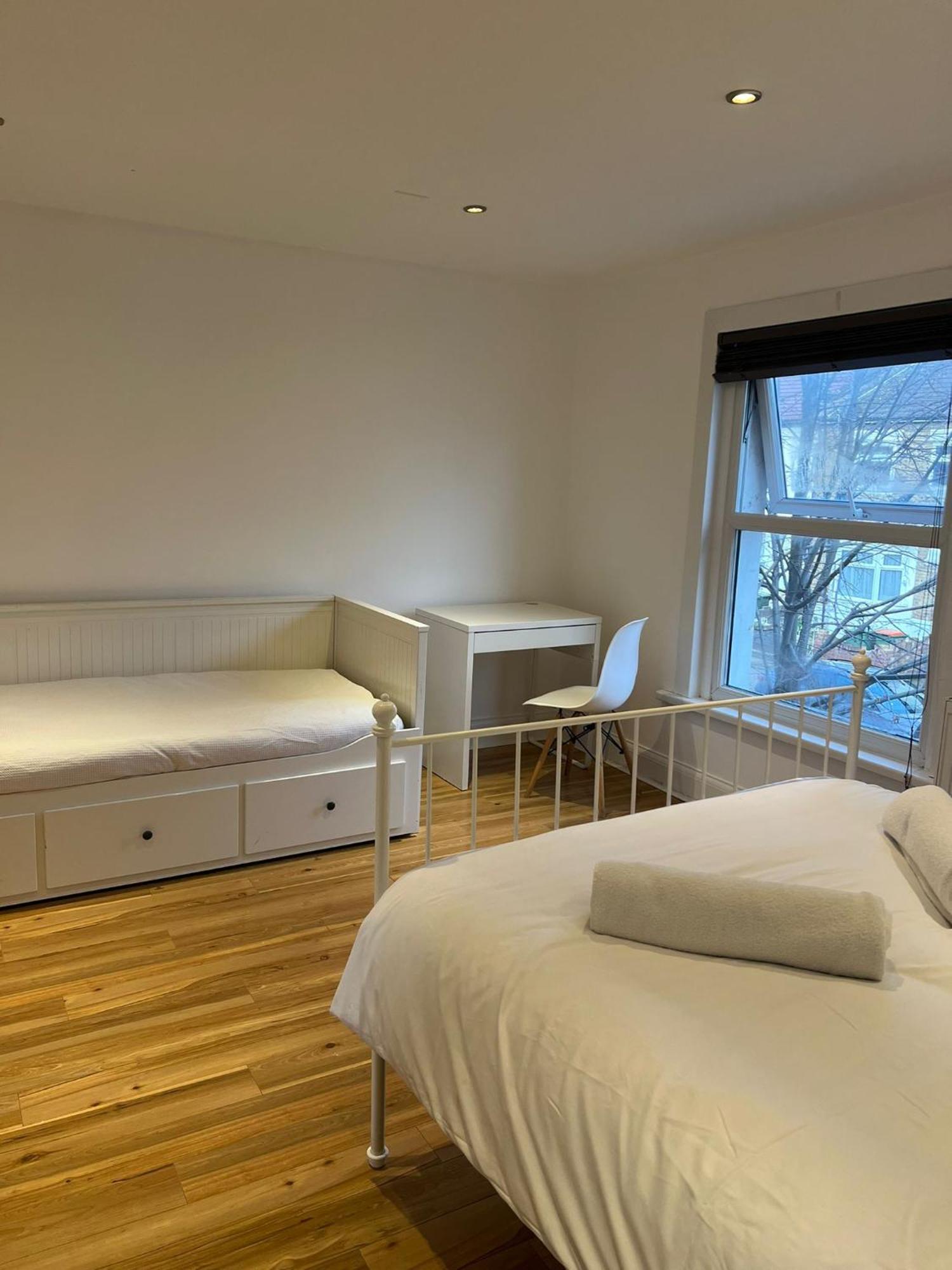 93 West Road Otel Londra Dış mekan fotoğraf