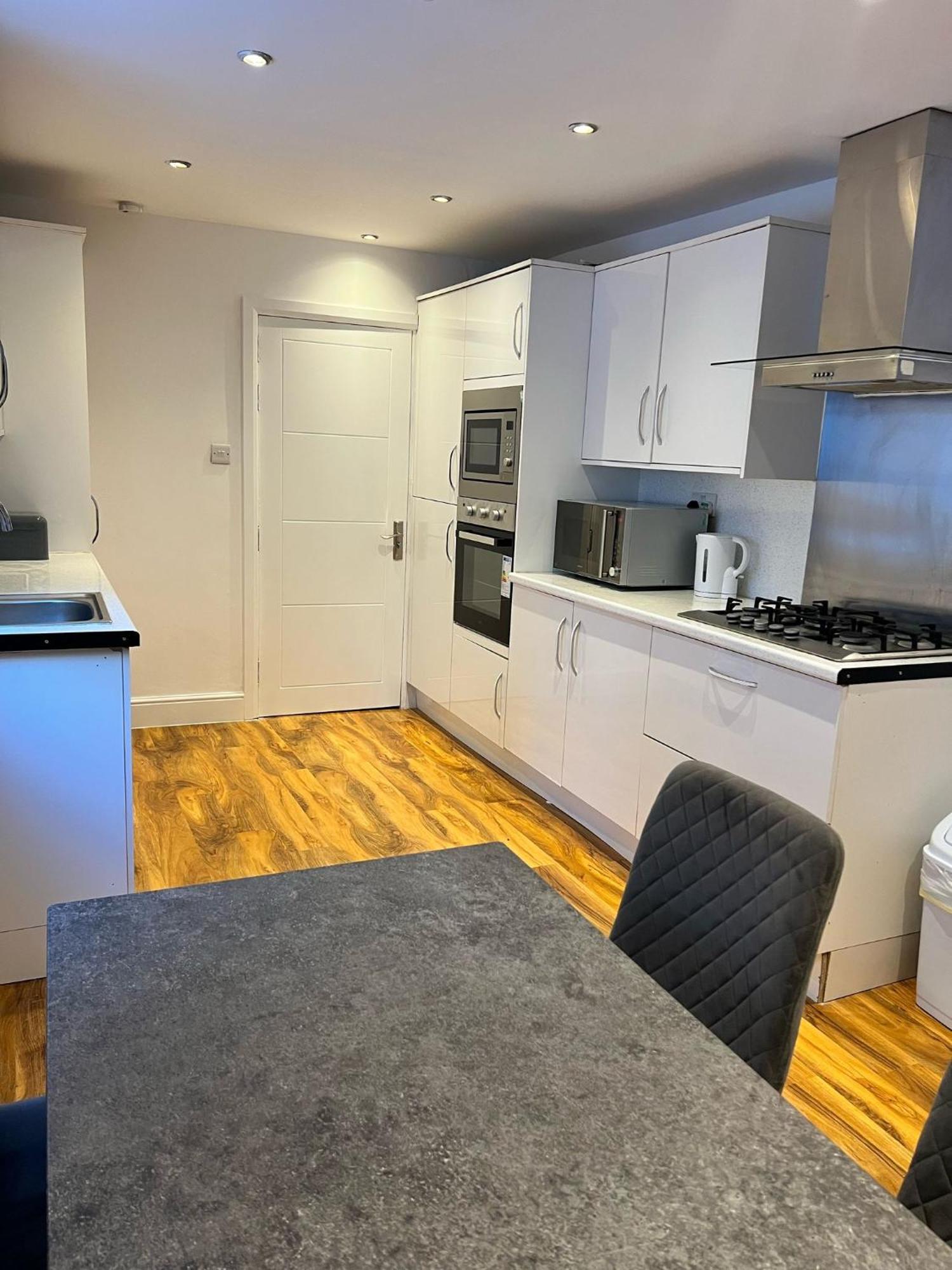 93 West Road Otel Londra Dış mekan fotoğraf